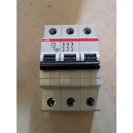 ABB - Interruttore automatico 32A 6k 3P - S 203 C32