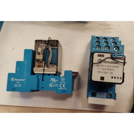 FINDER - RELE&#039; 16A 250V 125V DC + ZOCCOLO 92.03