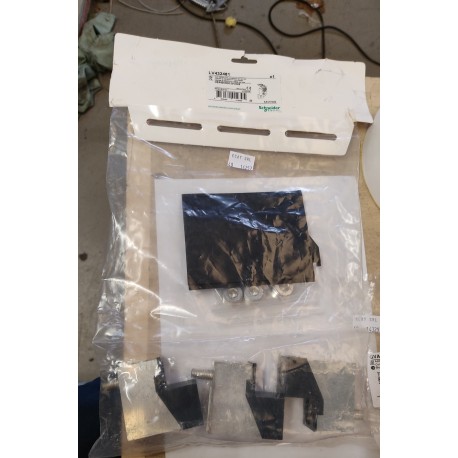 SCHNEIDER - 3 MORSETTI - PER 2 CAVI 35..240 MM² - INS320..630, NSX400..630