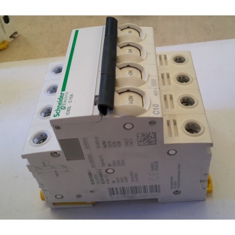 Schneider - Interruttore automatico magnetotermico C 10A 400V 15k 4P