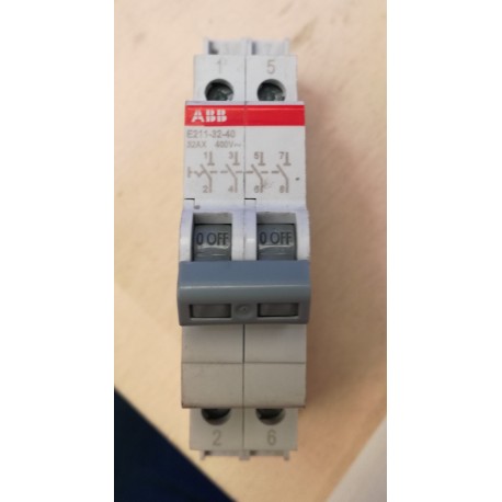ABB - INTERRUTTORE DI COMANDO - E211-32-40