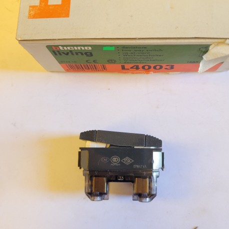 BTICINO - L4003 - DEVIATORE SWITCH SERIE LIVING 1M NERO/NERO GOMMA
