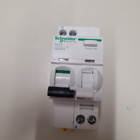 SCHNEIDER - ICV40C16 - INTERRUTTORE ACTI9 C16