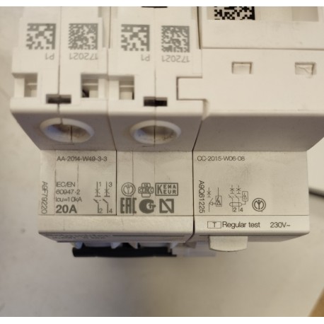 SCHNEIDER - A9F79220 + A9Q61225 - INT. MAGNETOTERMICO + BLOCCO DIFF.